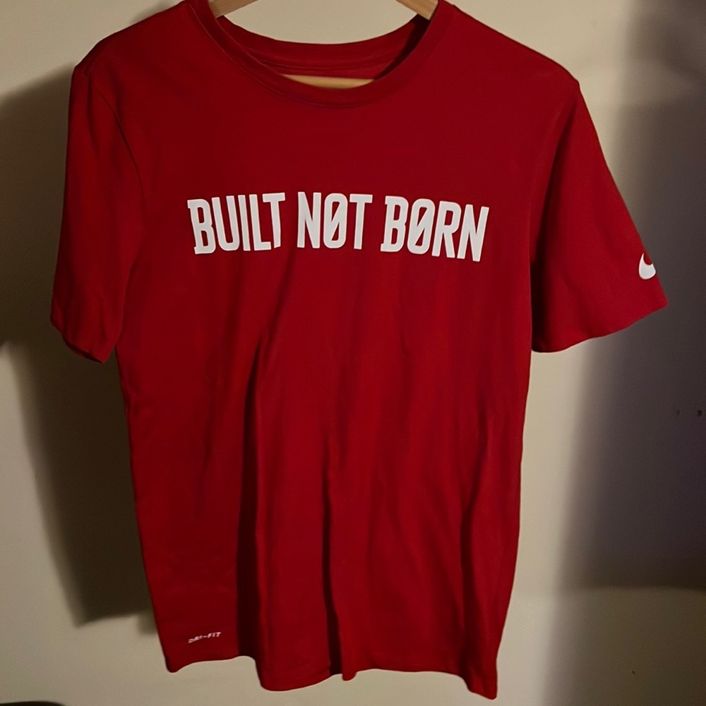 Red Nike Graphic Tee, Mens Medium